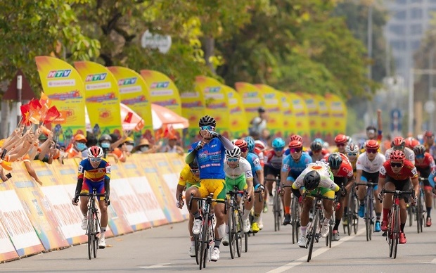 Giải đua xe đạp Cup Truyền hình TP Hồ Chí Minh năm 2022 chặng Thanh Hóa - Vinh